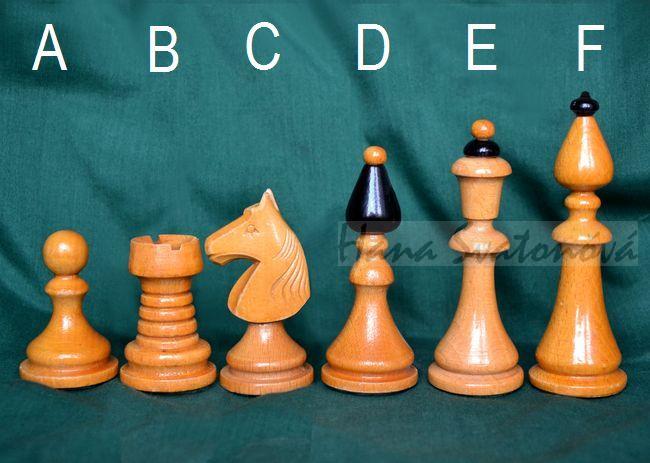 Šachové figurky velké - Střelec, výška 9cm
