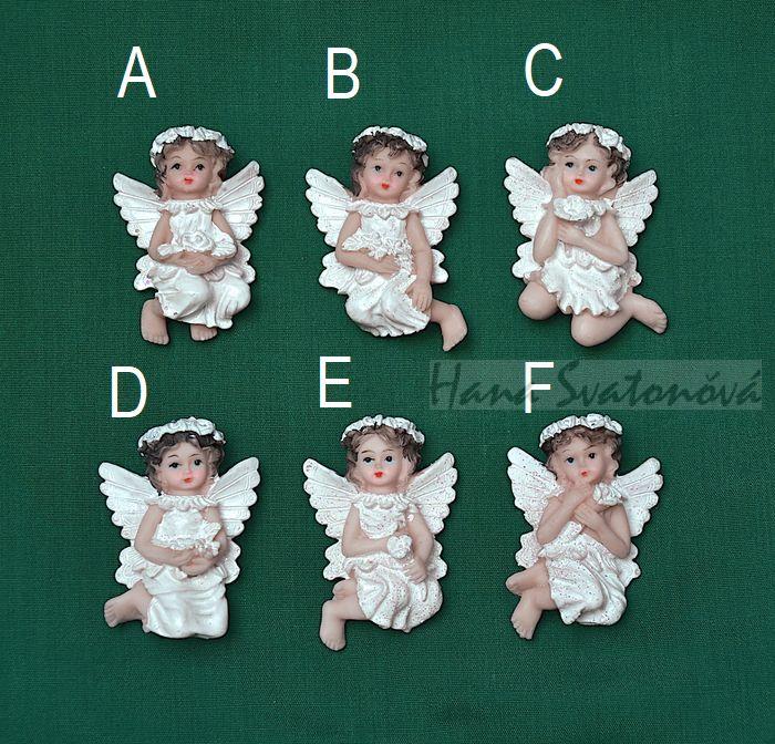 Relief Andělka klečící s věnečkem D - 5,5cm