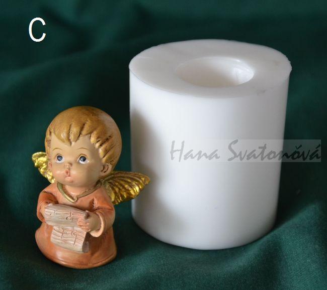 Andělíček buclatý se srdíčkem - výška 4,5cm